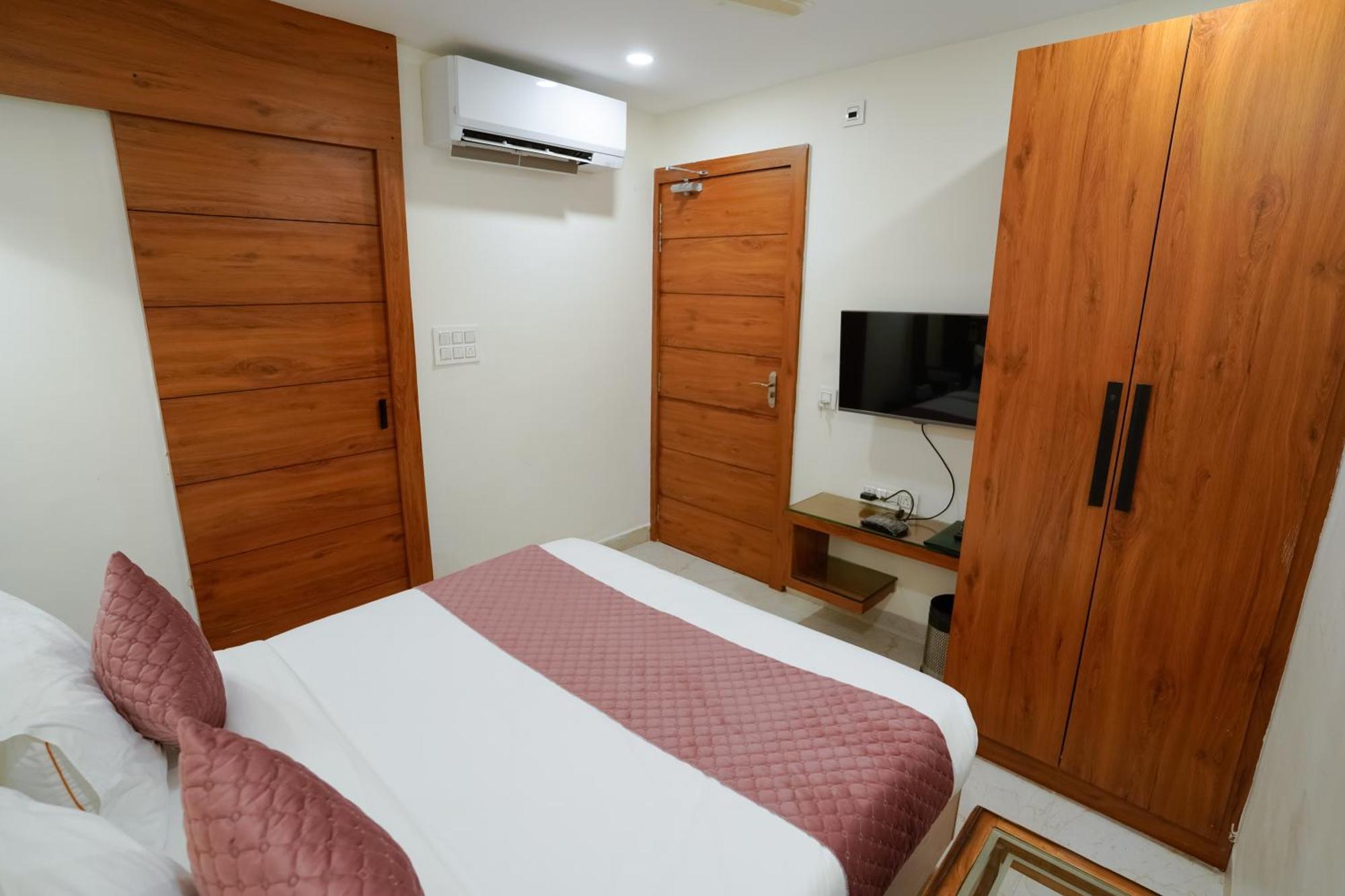 Hotel Eleven Heights Bhopal Exterior foto